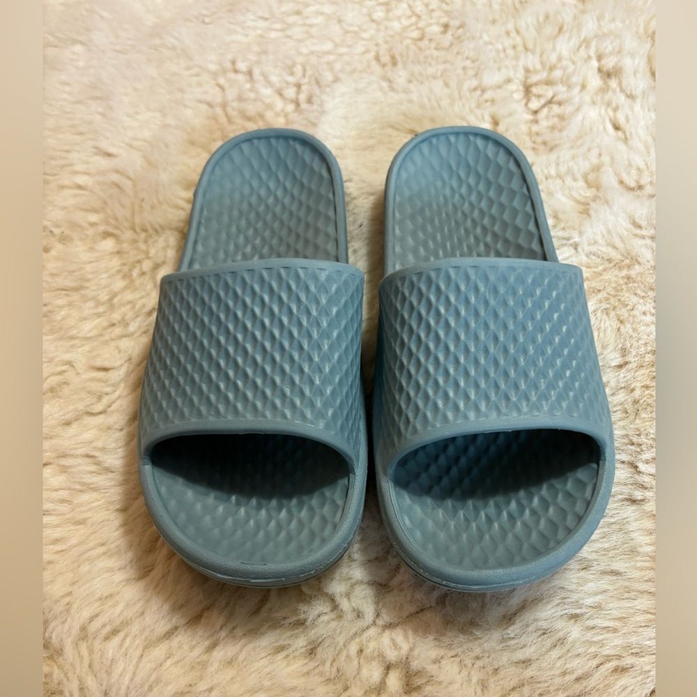 Crane Sandals in Green size 7